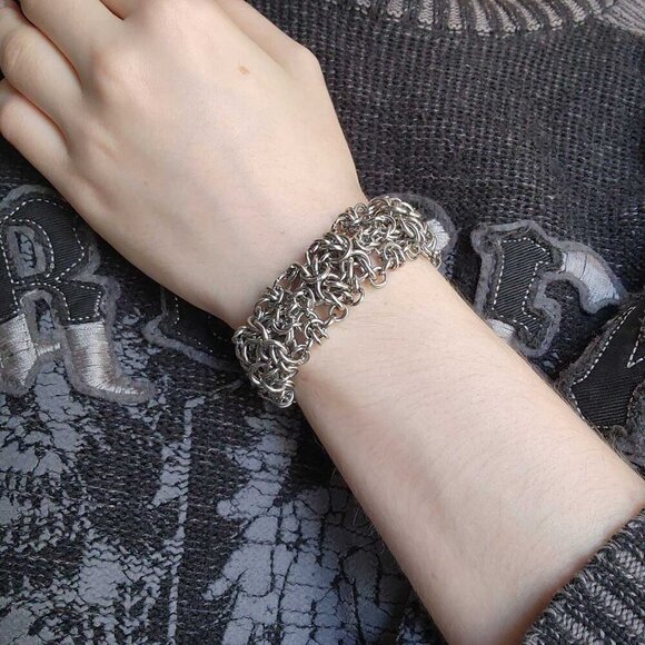 Medieval Gothic Grunge chunky silver chainmail bracelet - Picture 13 of 14
